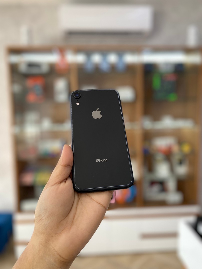celulares y tabletas - IPHONE XR 64GB DESBLOQUEADO (SOMOS TIENDA FISICA) 0