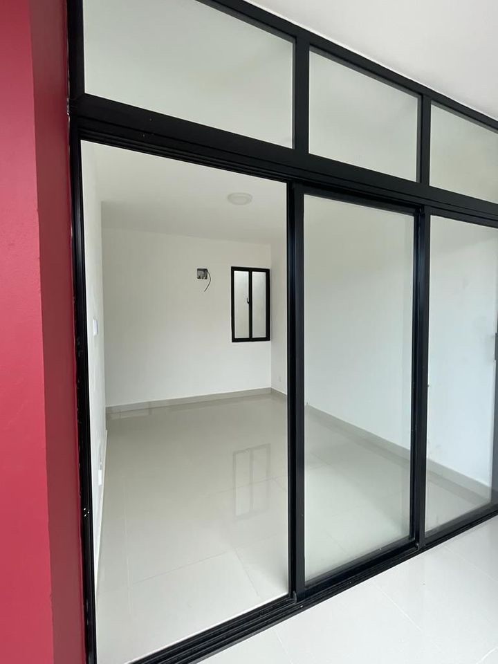 casas - Venta de casa en la autopista de San Isidro
Santo Domingo Este  2