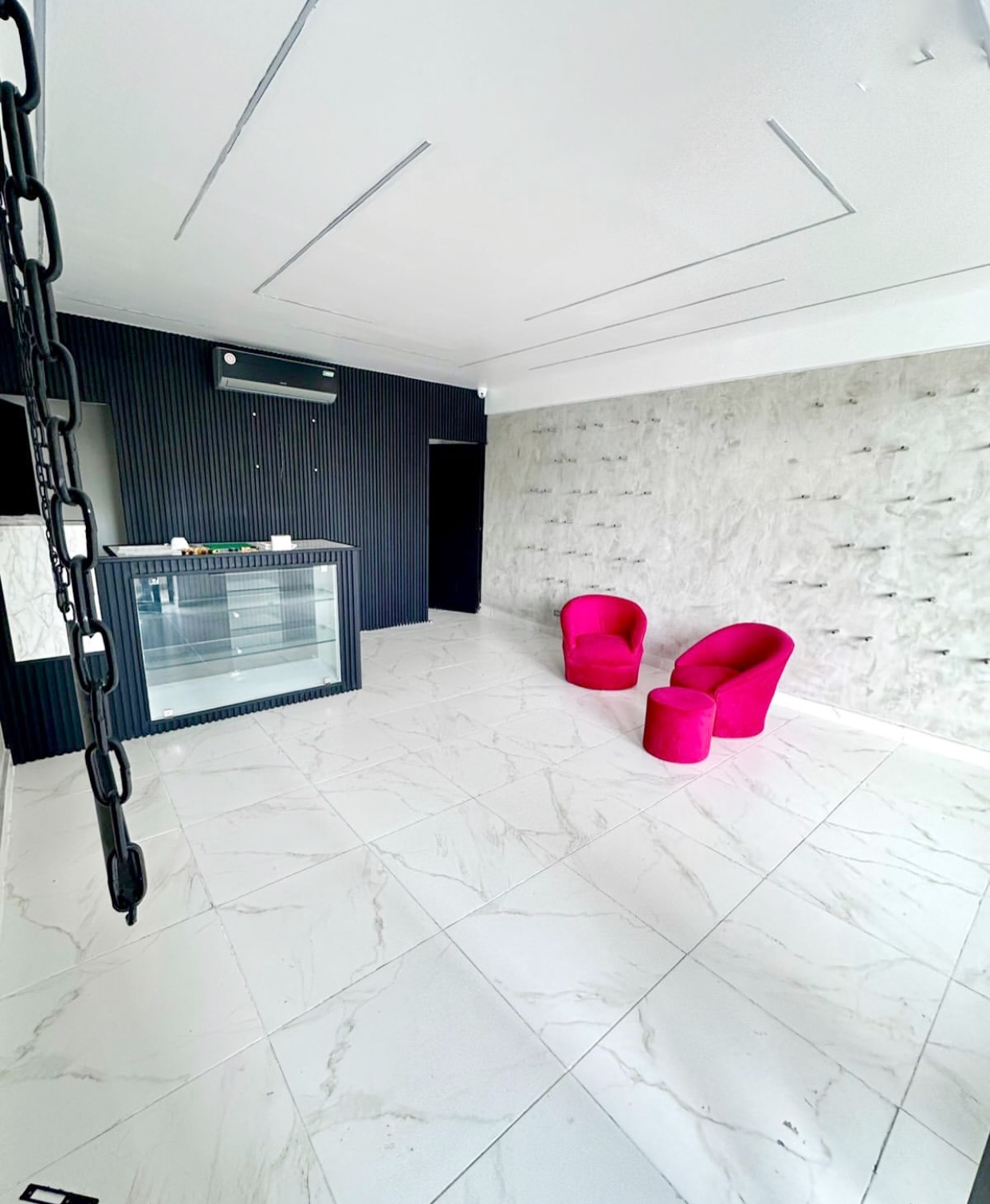 oficinas y locales comerciales - Local en los Prados  1