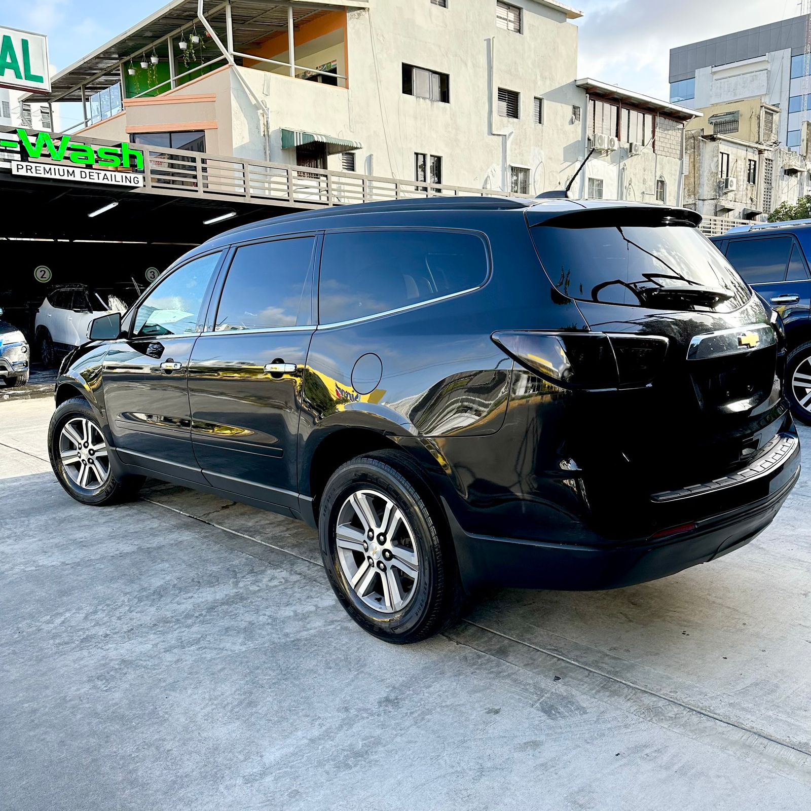 jeepetas y camionetas - CHEVROLET TRAVERS 2017 5