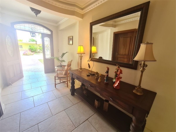 casas vacacionales y villas - Venta de Villa en metro country club, Juan Dolio República Dominicana 4