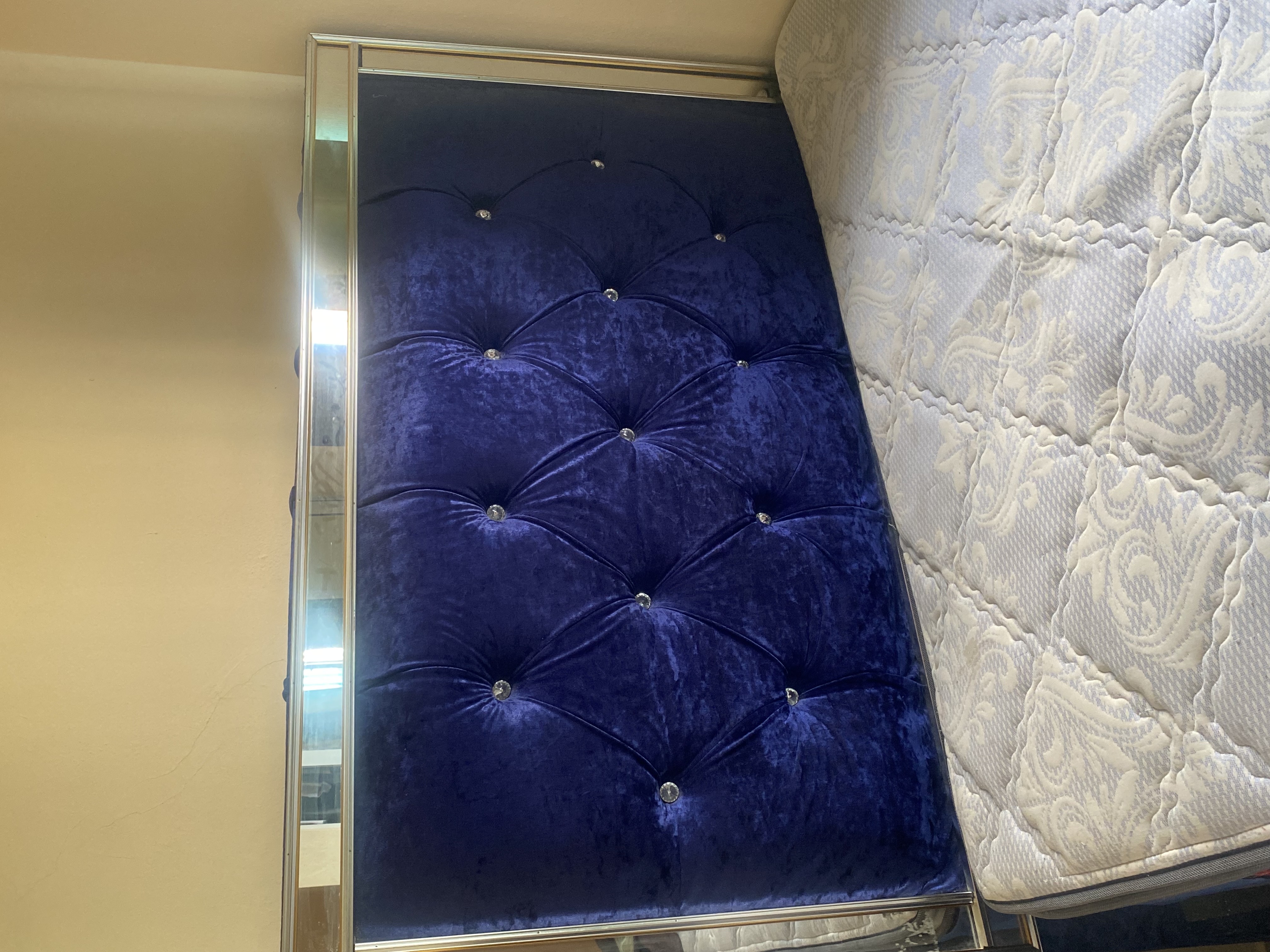 muebles y colchones - Cama Queen con colchón  0