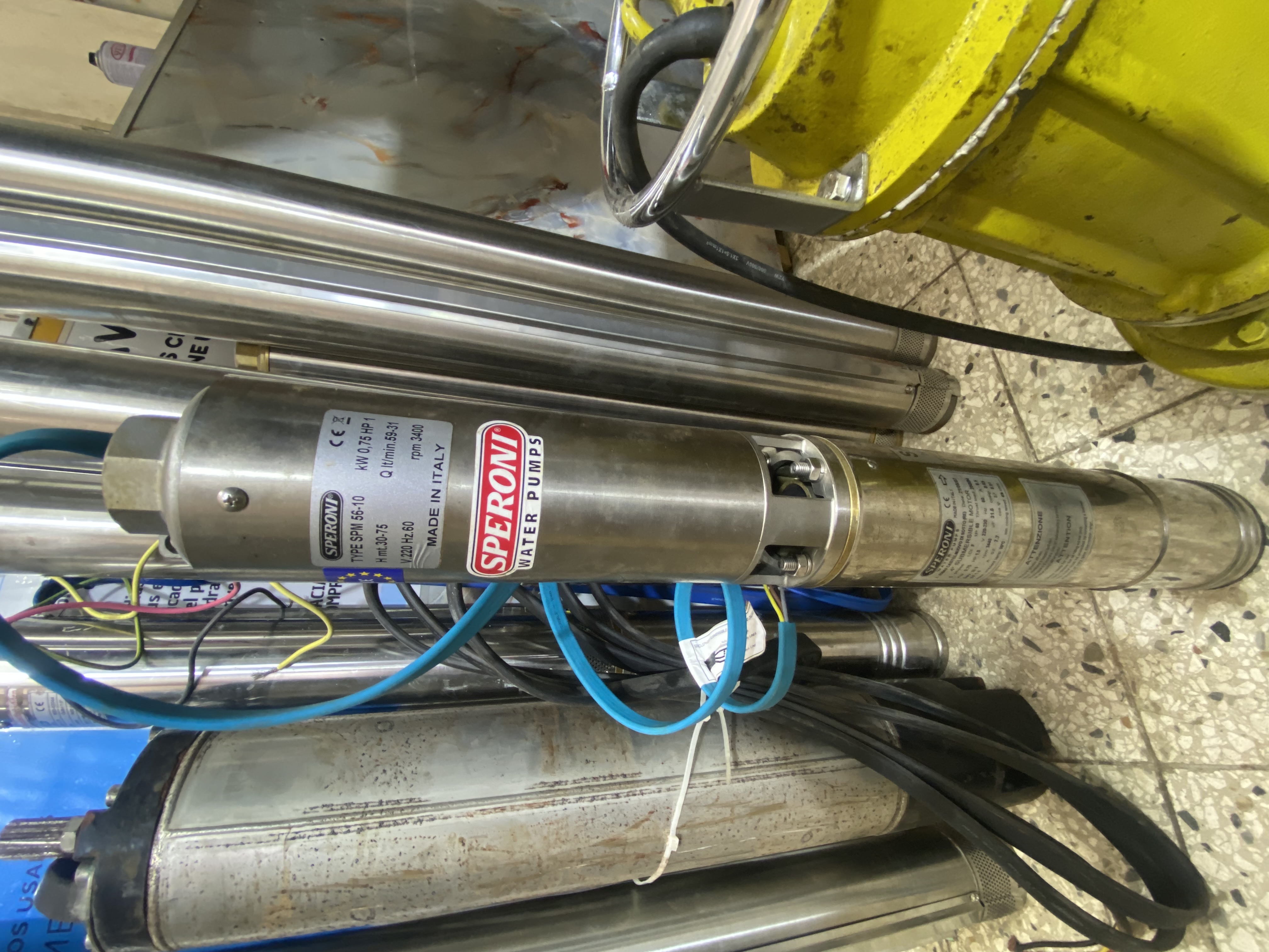 equipos profesionales - bomba de agua sumergible marca; speroni 1.5 hp 220 voltios nueva  0