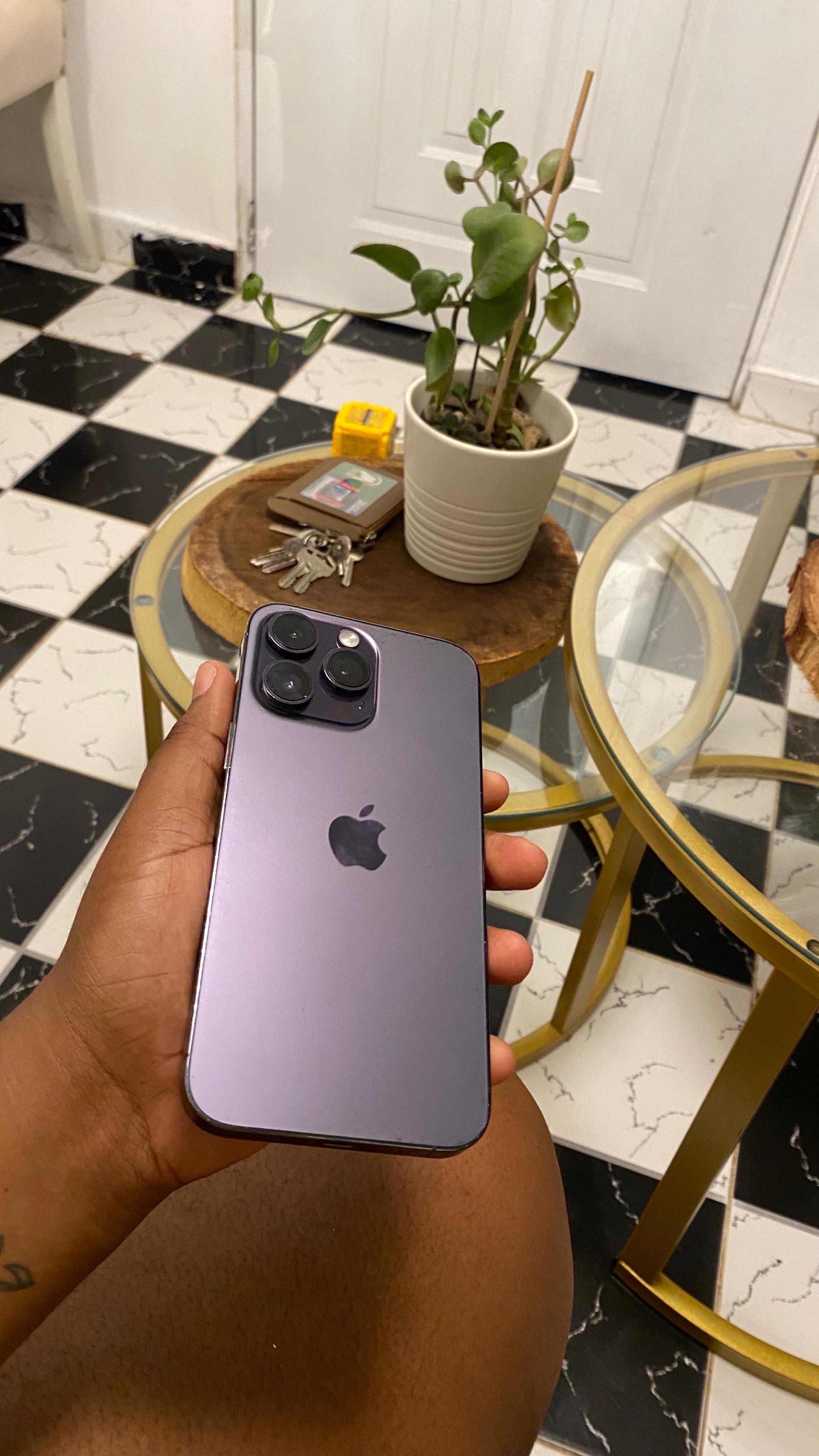 celulares y tabletas - Se venda Iphone 14 pro max 0