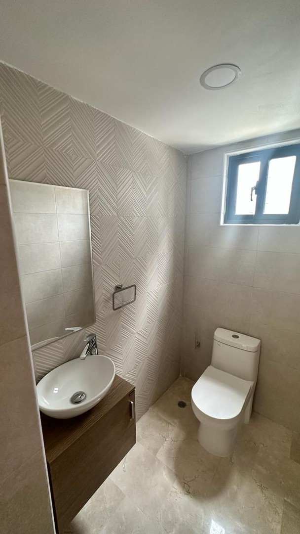 apartamentos - Apartamento en venta serralles. Amplio apartamento de dos habitaciones en piso 5 1