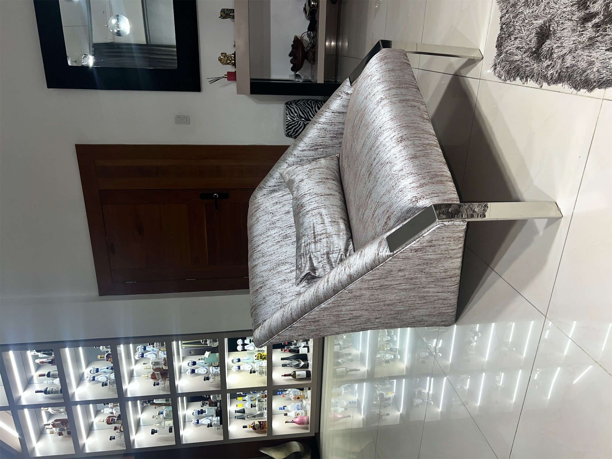 muebles y colchones - Vendo butacas de sala color gris, modernas y elegantes. 1