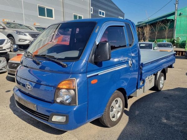 camiones y vehiculos pesados - HYUNDAI PORTER H100 CAMION 2017DESDE: RD$950,000-Automático 0