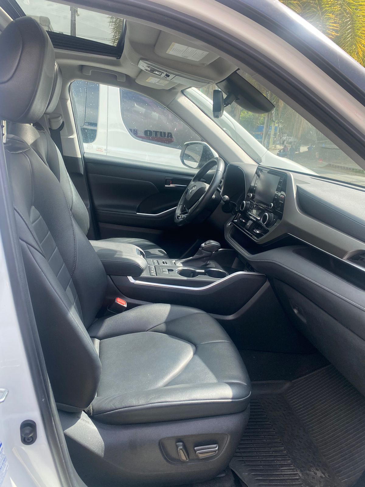 jeepetas y camionetas - 2020 Toyota Highlander XLE 4x4  5
