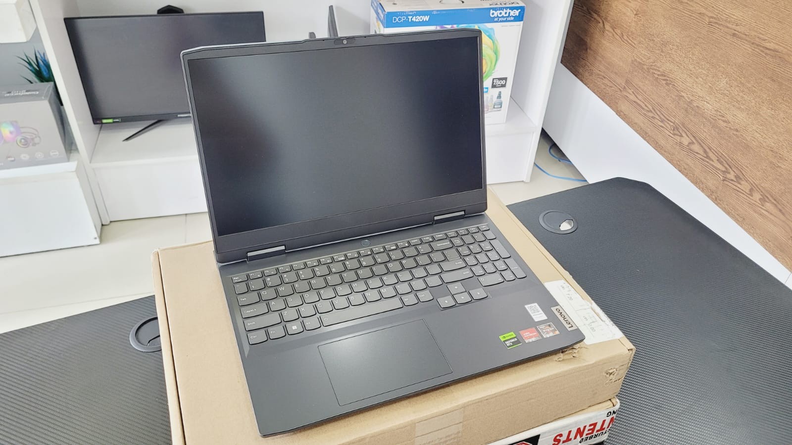 computadoras y laptops - LAPTOP LENOVO GAMING 3 RYZEN 5 8GB 512SSD 2