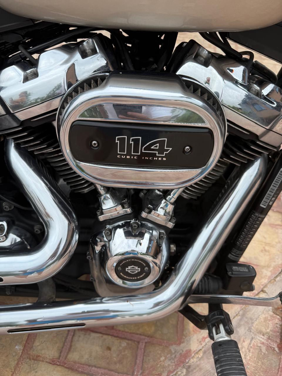 motores y pasolas - Harley Davidson Breakout 2018 3