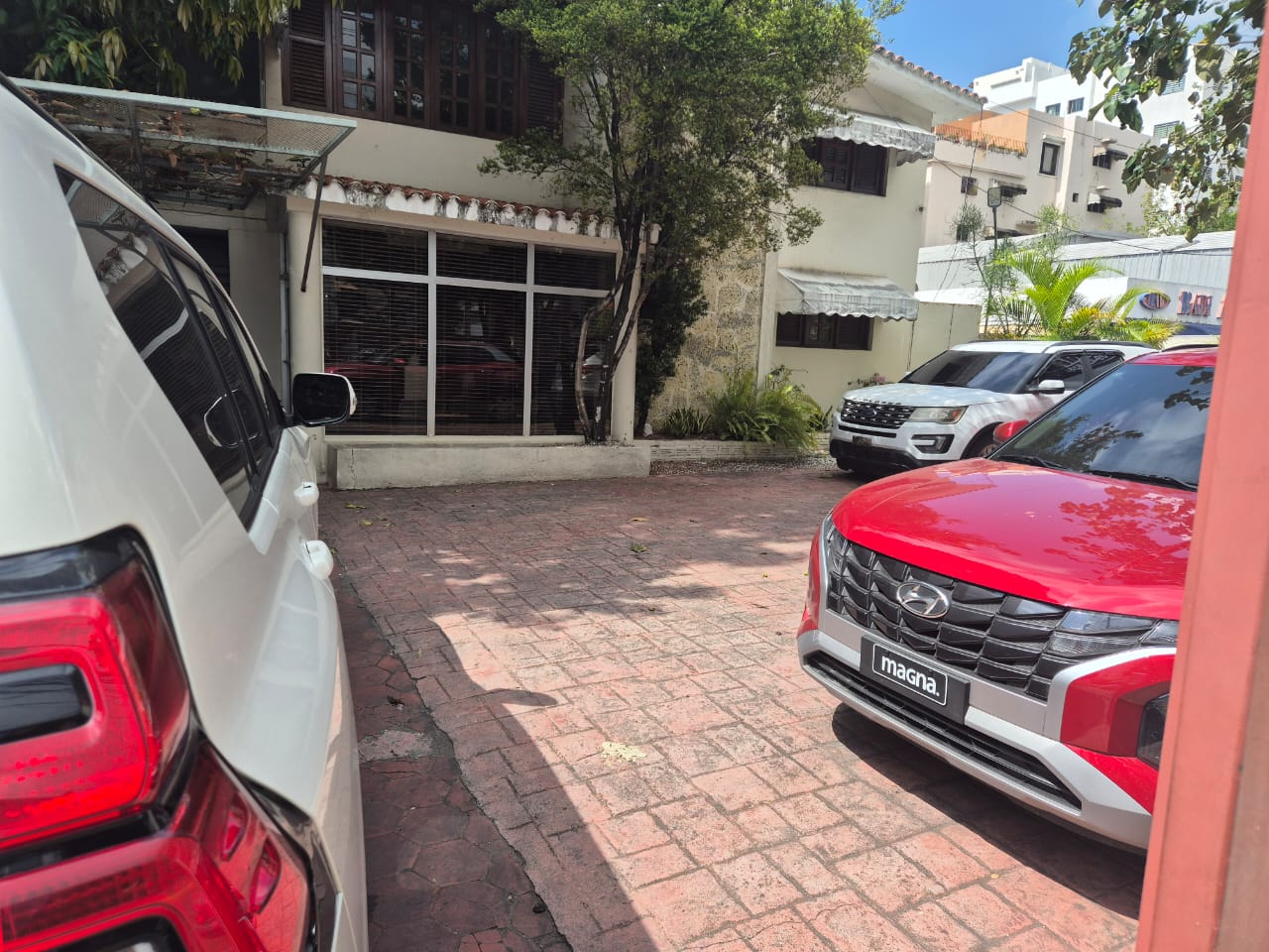 casas - Casa Convertida en Oficina – Romulo Betancourt