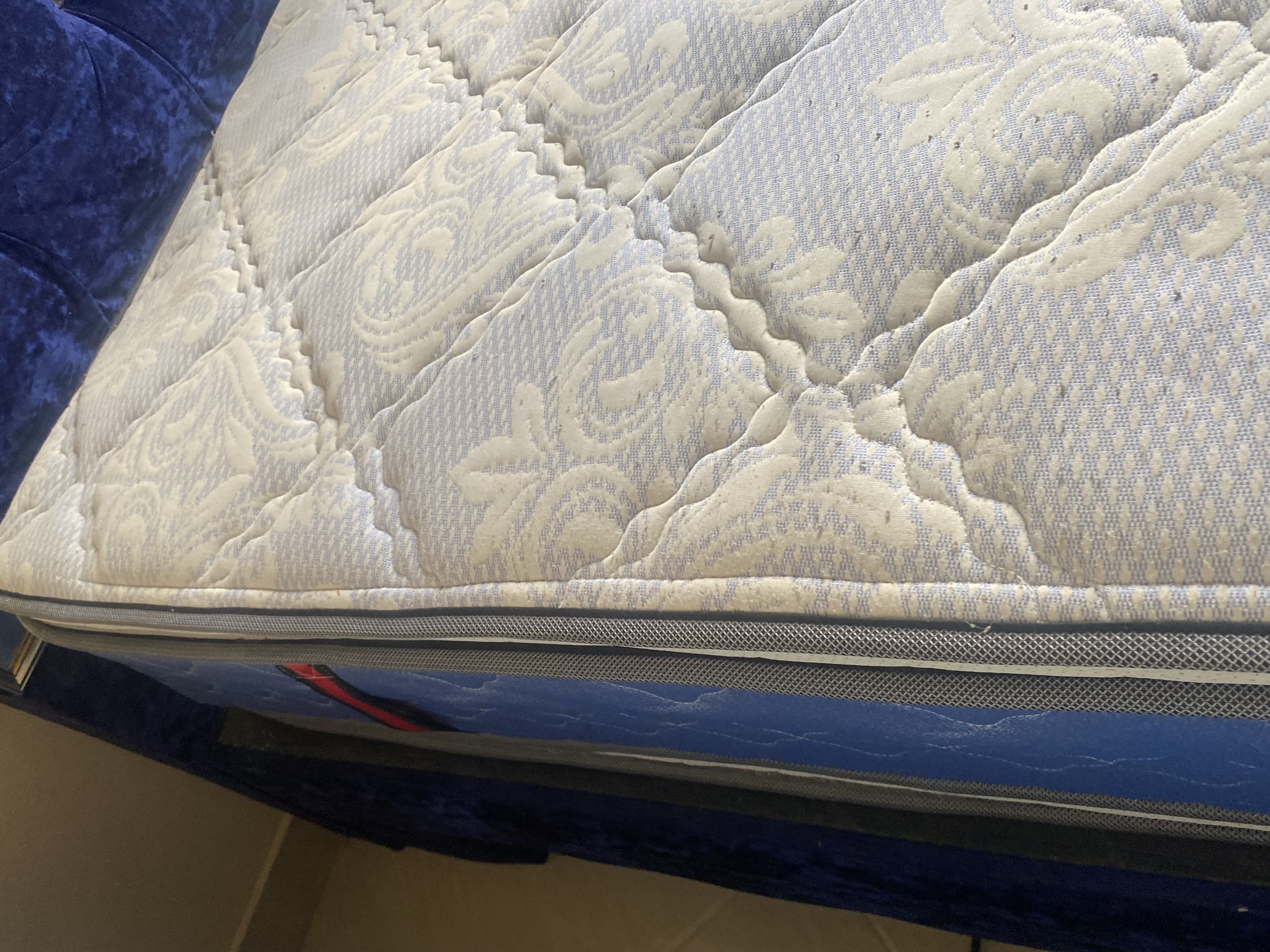 muebles y colchones - Cama Queen con colchón  1