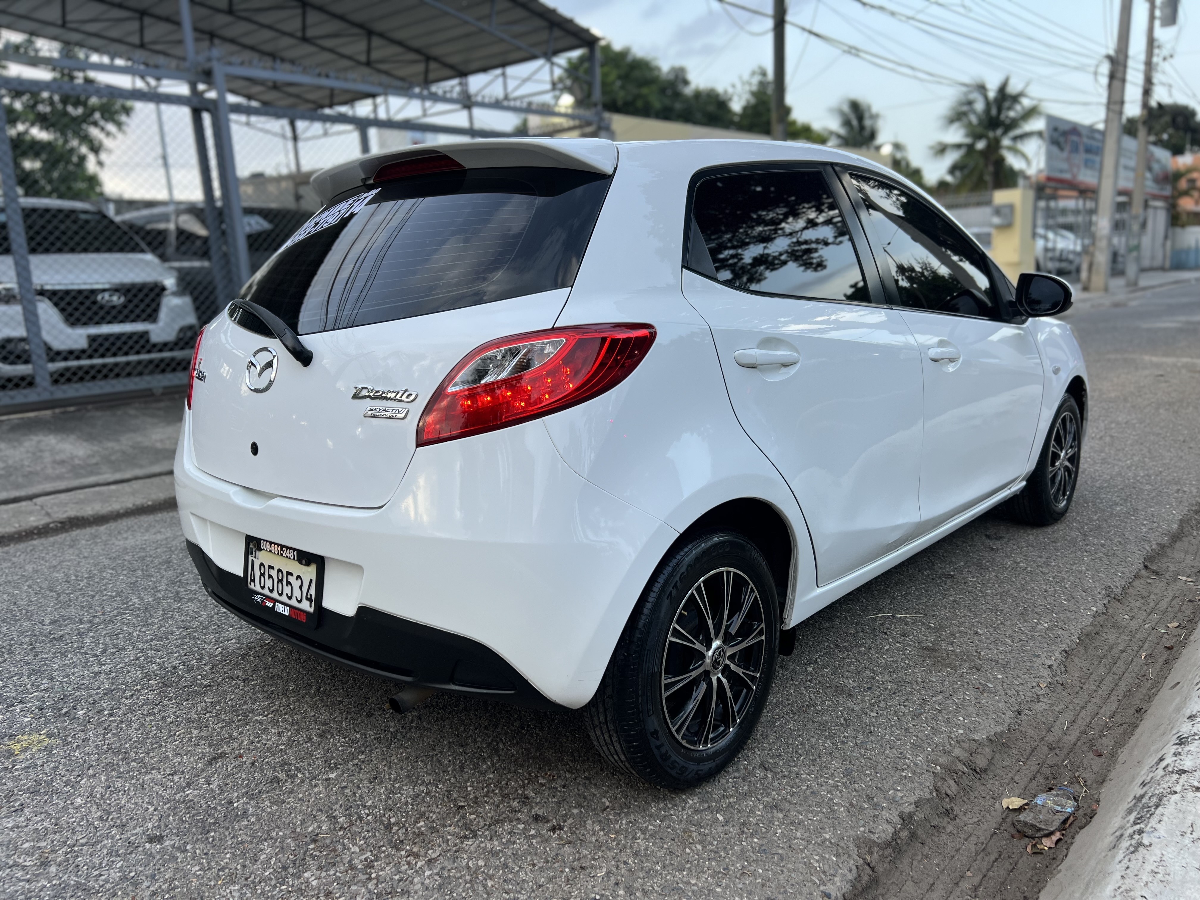 carros - Mazda demio 2014 3