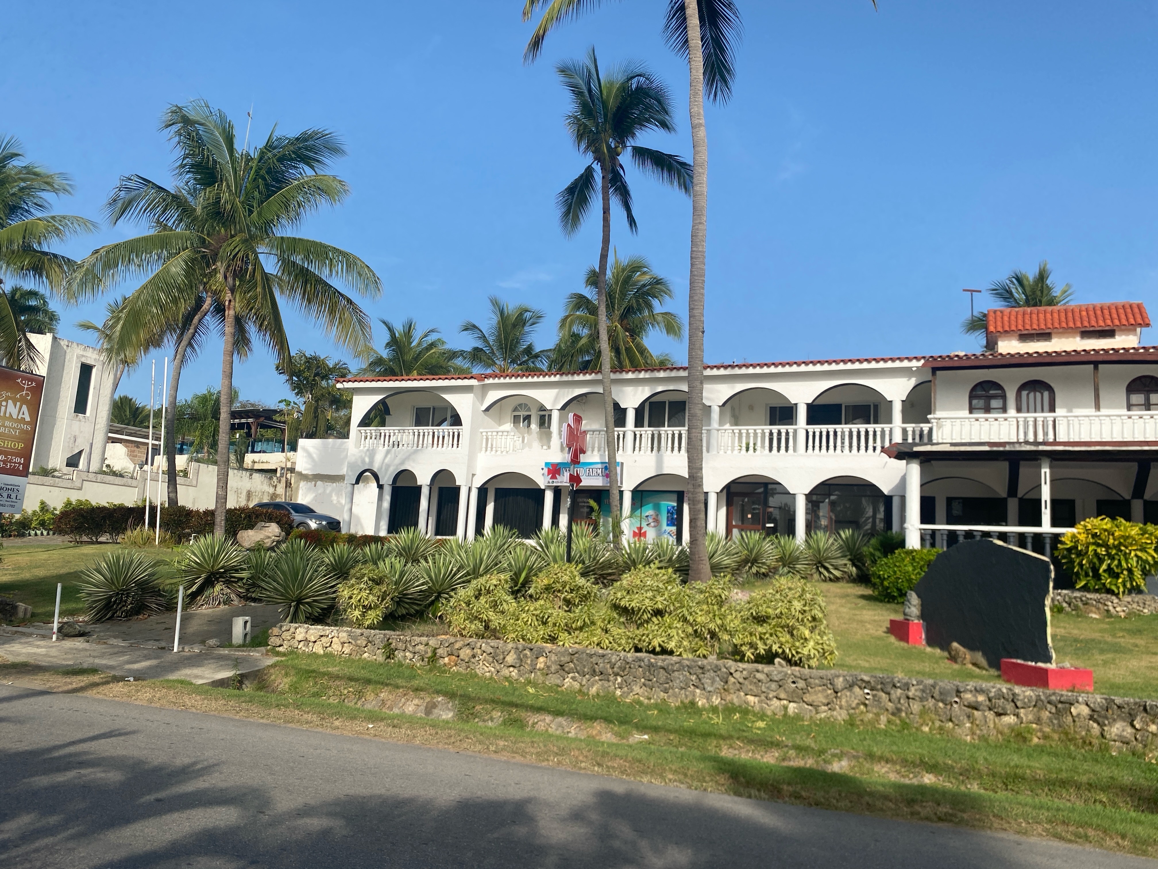 oficinas y locales comerciales - plaza comercial frente al mar 