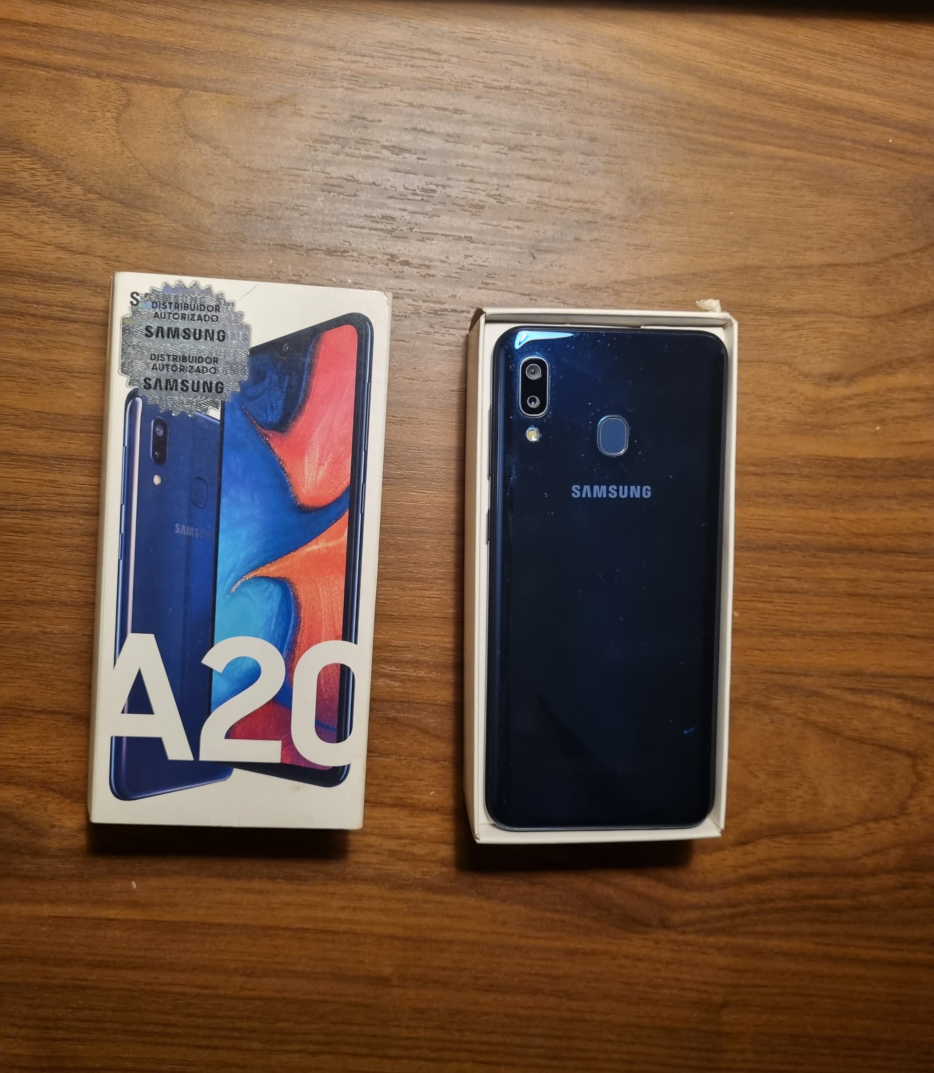 celulares y tabletas - Samsung Galaxy A20 para uso con Claro 1