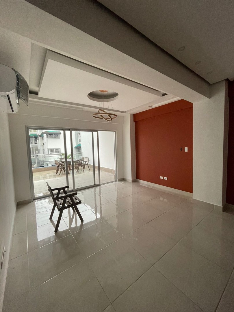 apartamentos - Alquilo amplio apartamento en 2 habitaciones 2 parqueos amplia terraza el millón 6