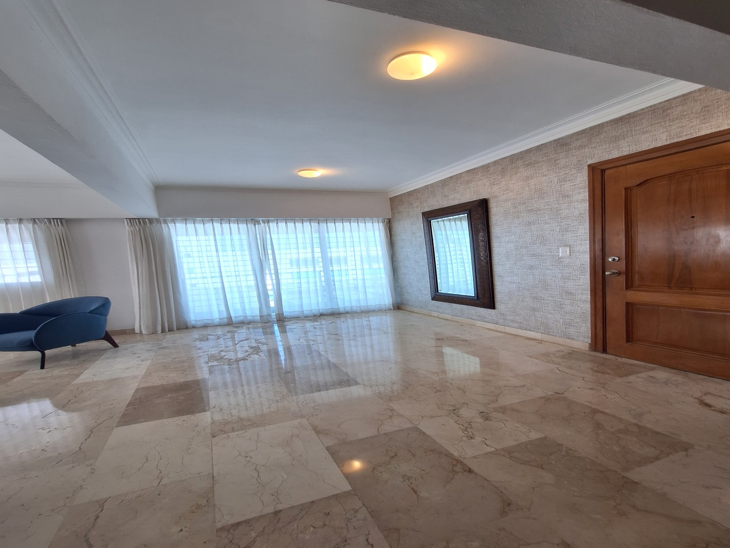 apartamentos - VENDO APARTAMENTO EN PIANTINI PISO ALTO 1