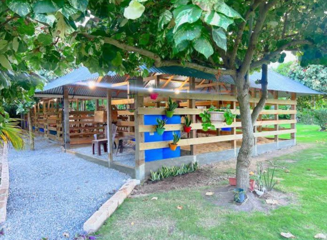 casas vacacionales y villas - Se vende ‼️ Hermosa villa campestre en Higüey  1