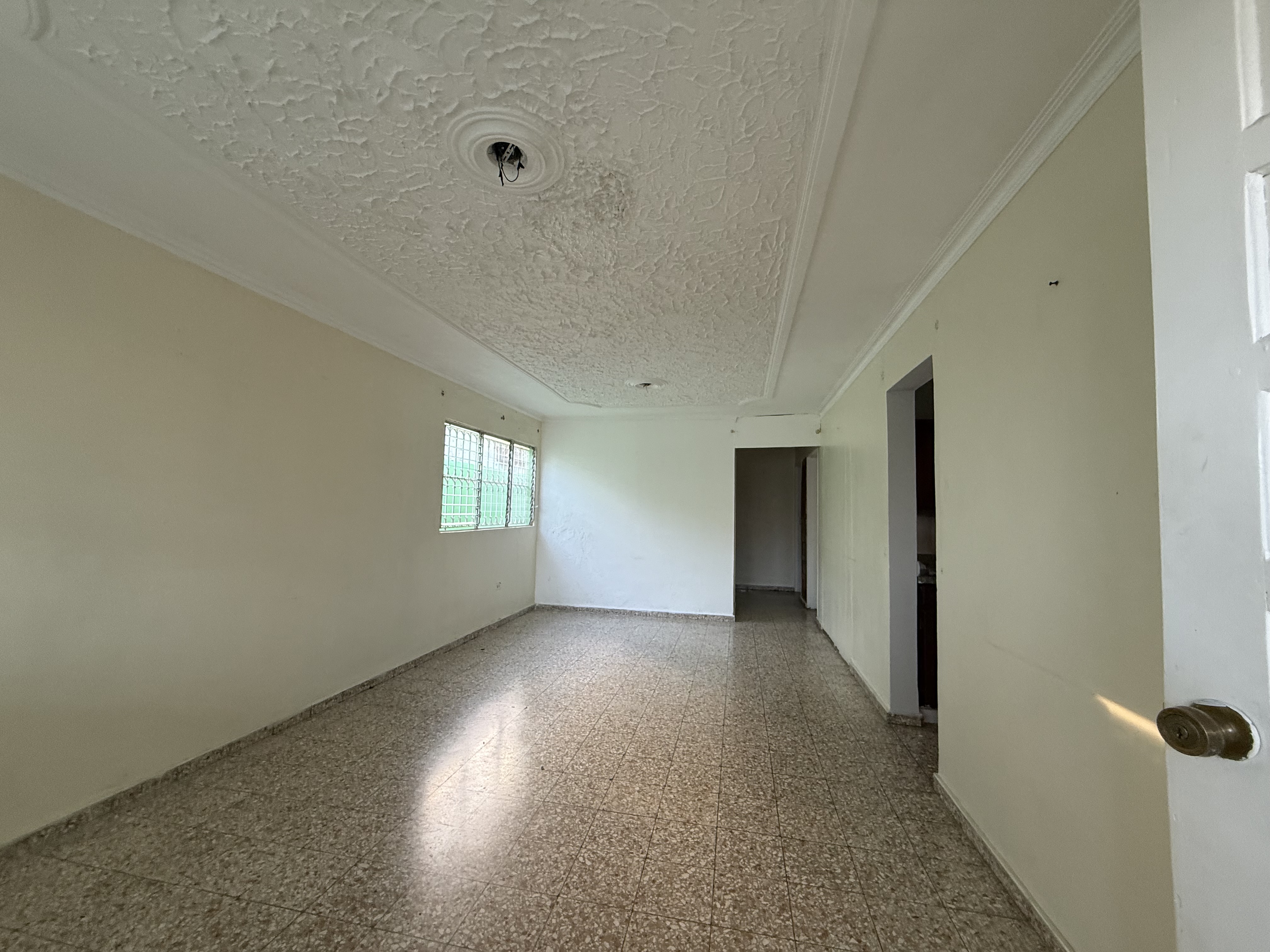casas - Vendo casa en Cansino   3 habitaciones  Baño  Sala 2