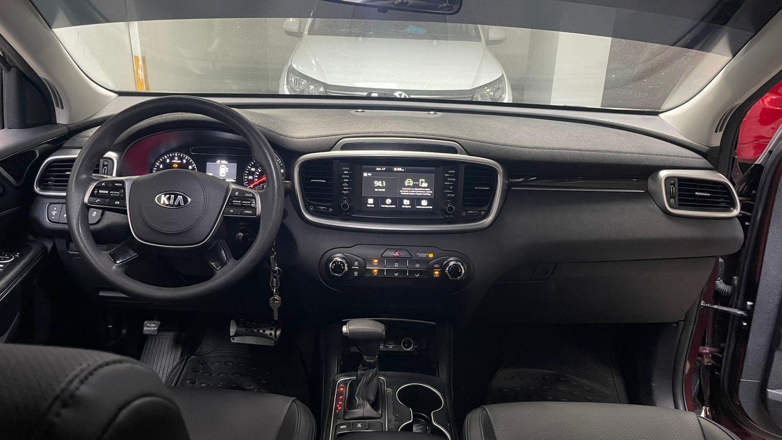 jeepetas y camionetas - Kia Sorento LX 2019, AWD, Leather 3