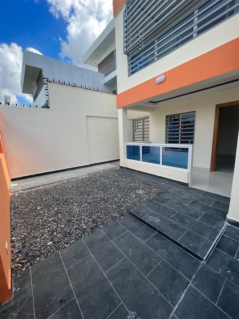 casas - Venta de casa nueva en la Autopista de San Isidro prado oriental Santo Domingo  1