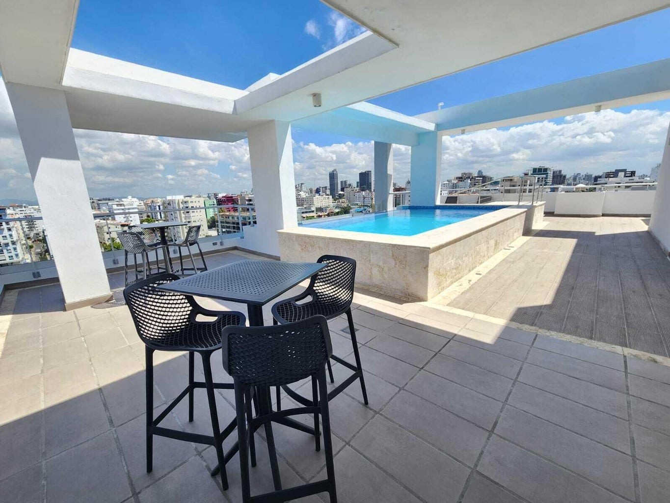 apartamentos - Oportunidad venta de apartamento de 2 habitaciones evaristo morales 9