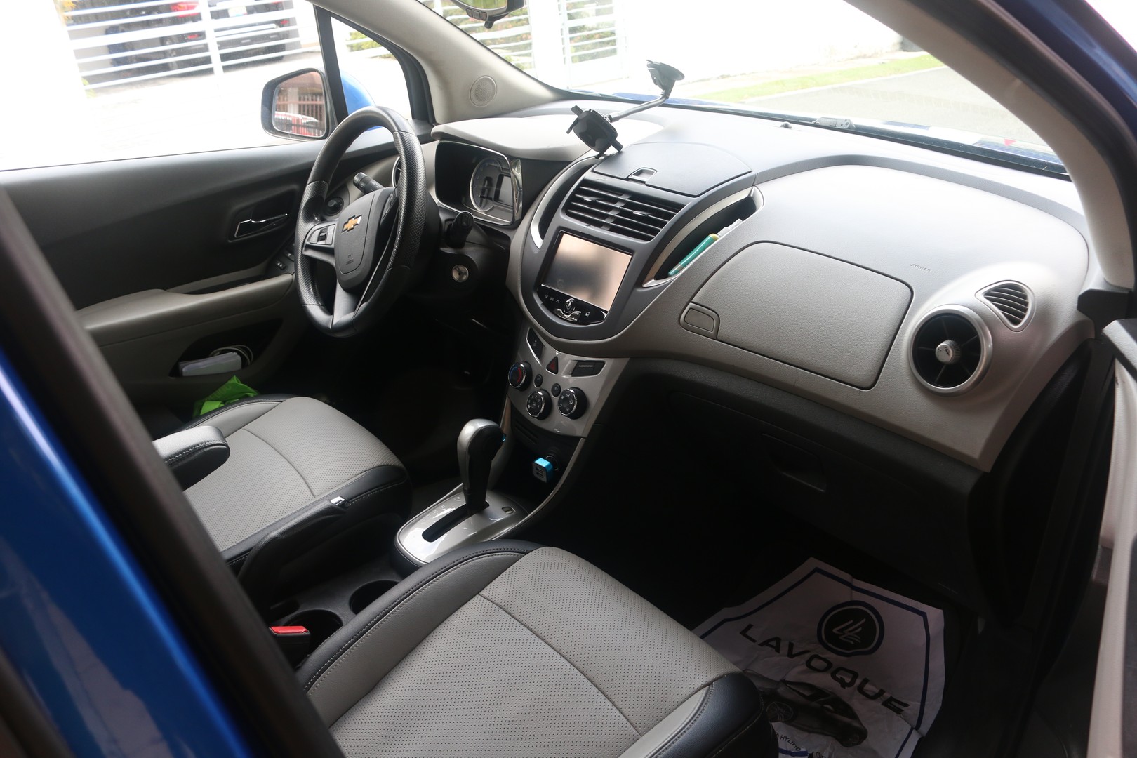 jeepetas y camionetas - Jeepeta TRAX LT Requiero vender por cambio de residencia 7
