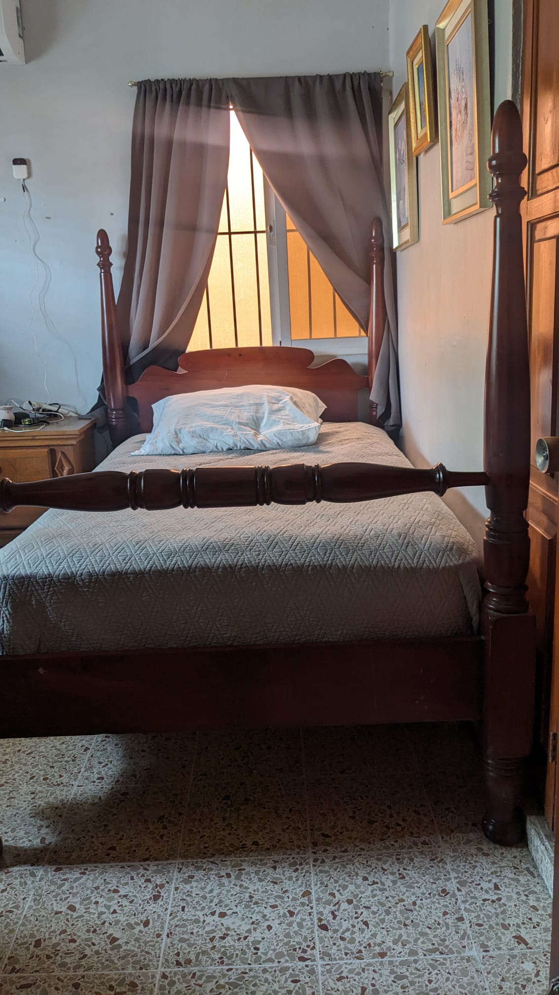 muebles y colchones - VENDO CAMA DE CAOBA TWIN 3
