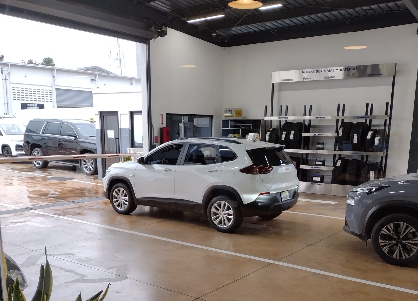 jeepetas y camionetas - CHEVROLET TRACKER LT 2023 con 6500 Kilómetros 