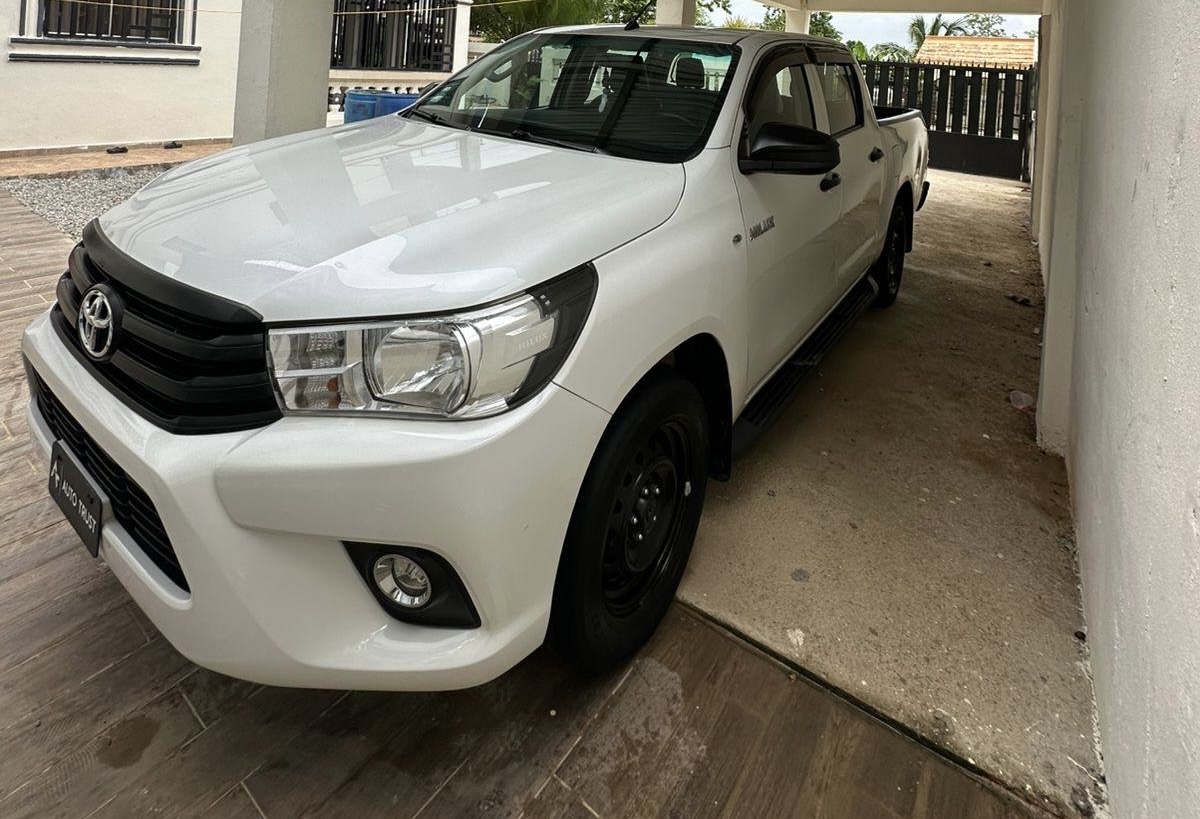 jeepetas y camionetas - Toyota Hilux 2023