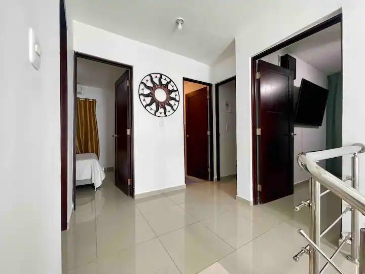 casas - Se alquila Hermosa Casa amueblada con amplio patio+balcón ubicado en San Isidro 6