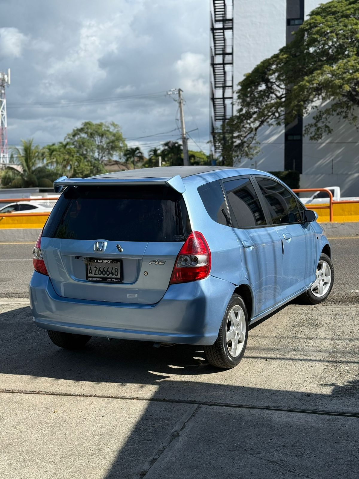 otros vehiculos - Honda Fit 2002

 1