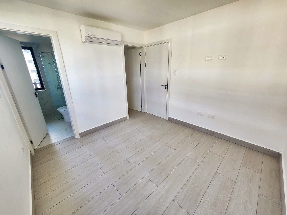 apartamentos - Piso alto de renta en La Esmeralda 6