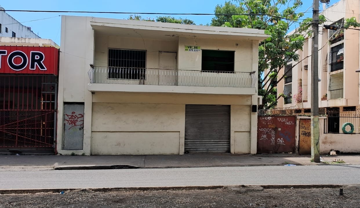 oficinas y locales comerciales - En Venta AV. 27 DE FEBRERO Amplio Local / Solar 0