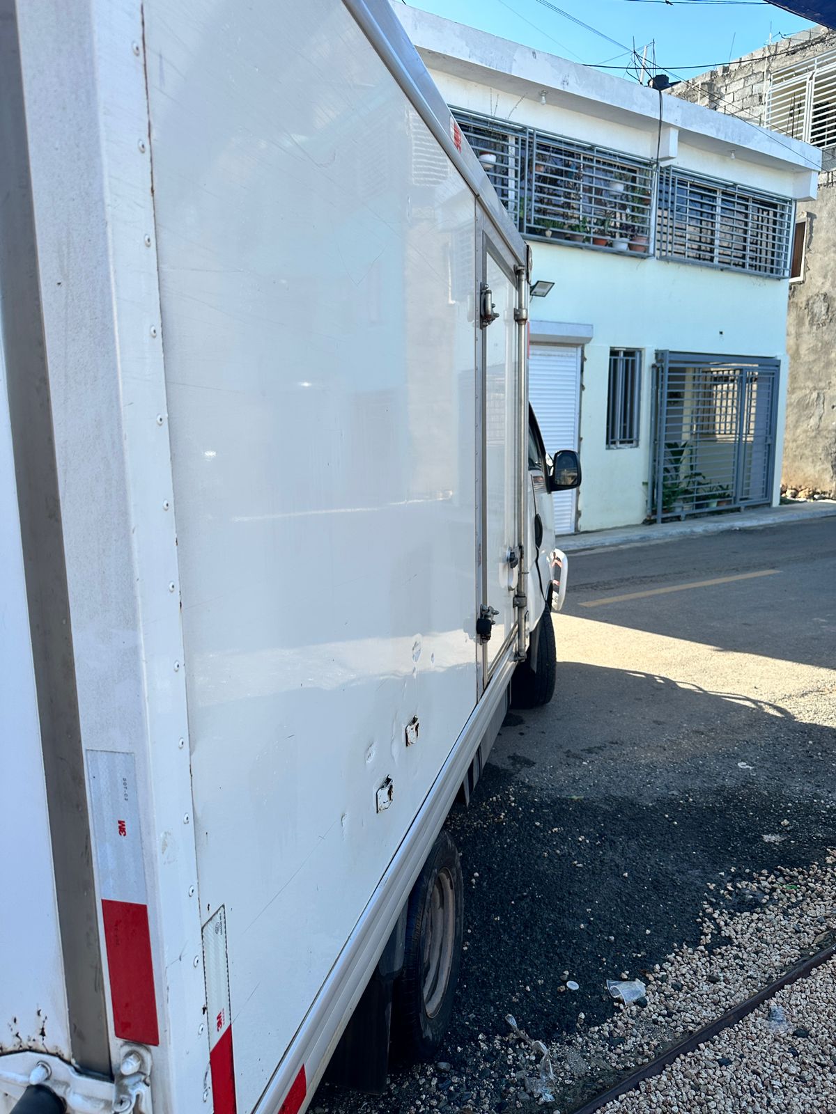 camiones y vehiculos pesados - se vende este camión kia bongo refrigerado. 4