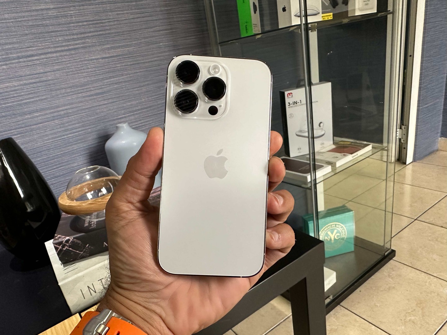 celulares y tabletas - Vendo iPhone 14 Pro 256GB Silver E-Sim Como Nuevo, Desbloqueado, RD$ 58,300 NEG 1