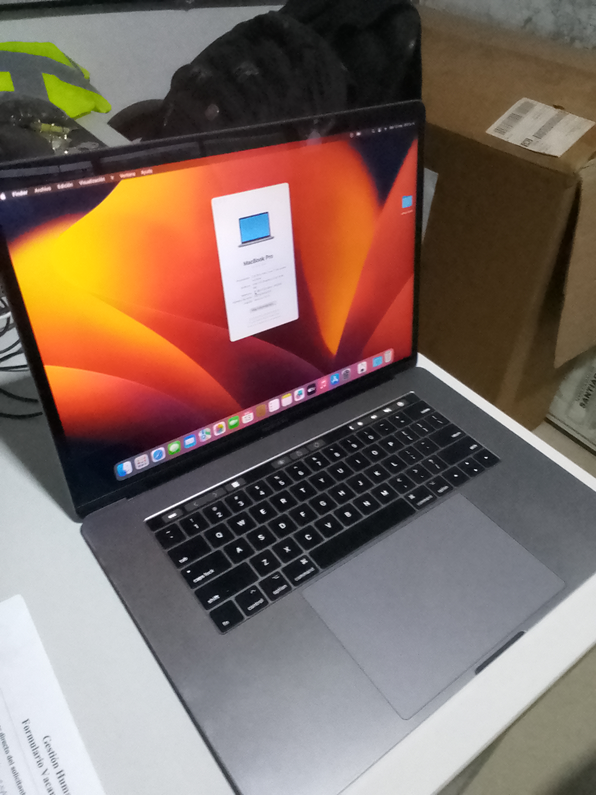 computadoras y laptops - MacBook Pro 2017 15 TouchBar! 1