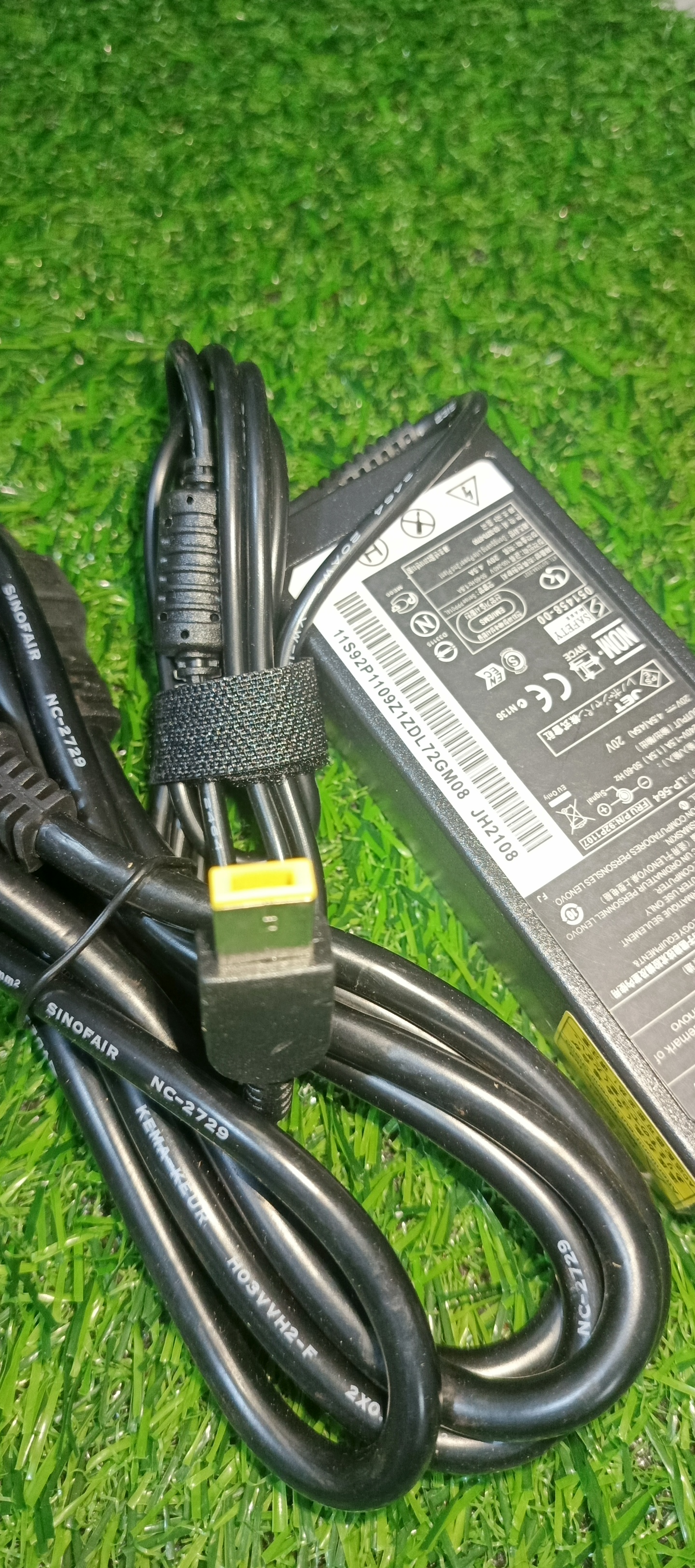 computadoras y laptops - Cargador USB Lenovo 1