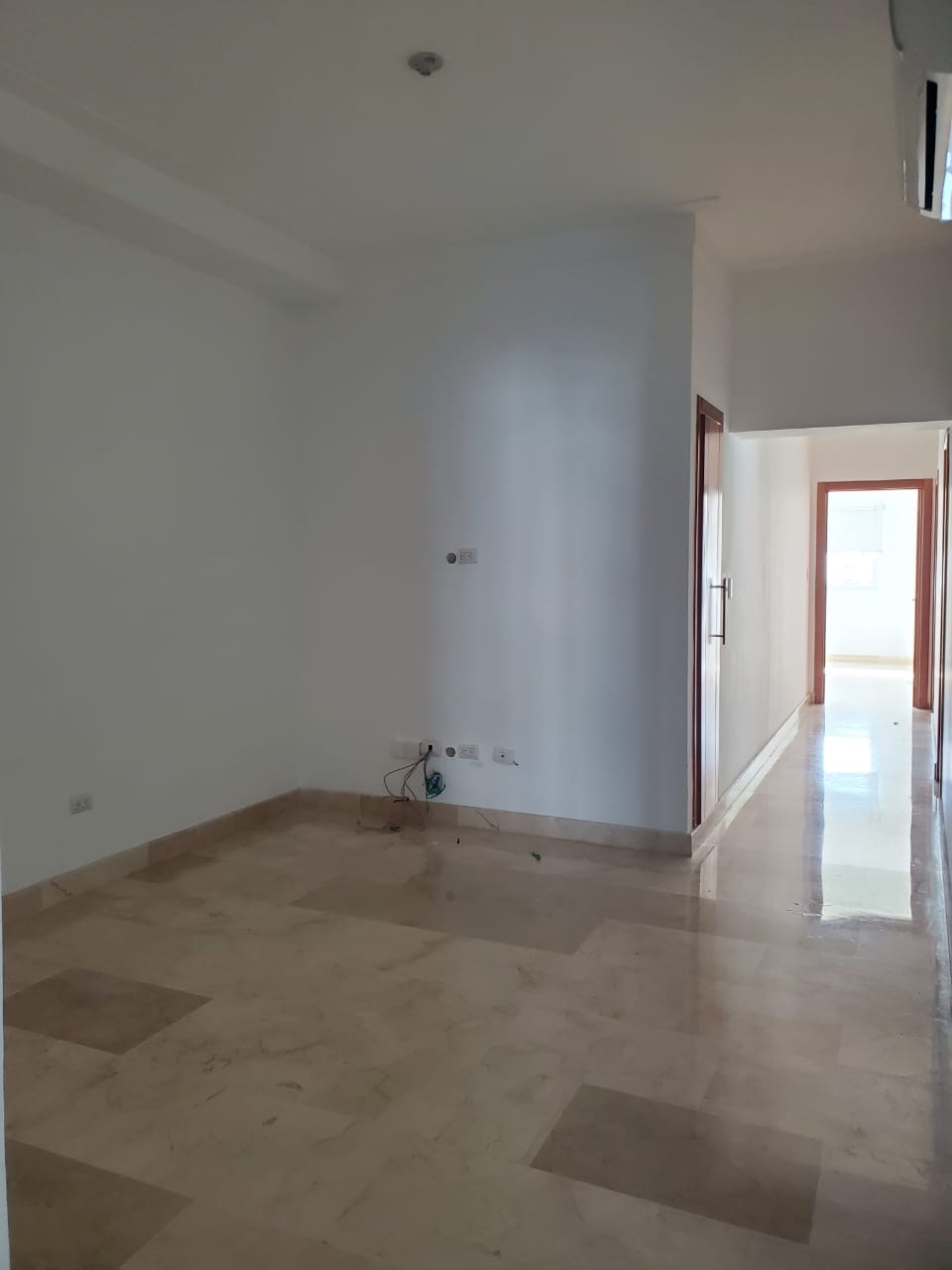 apartamentos - Alquiló mirador sur tres hab con baño dos parqueos 2