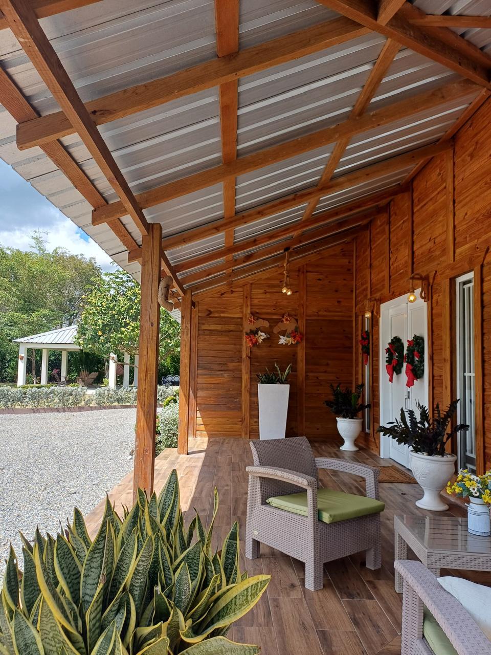 casas vacacionales y villas - Se vende ‼️ Hermosa villa campestre en Higüey  2