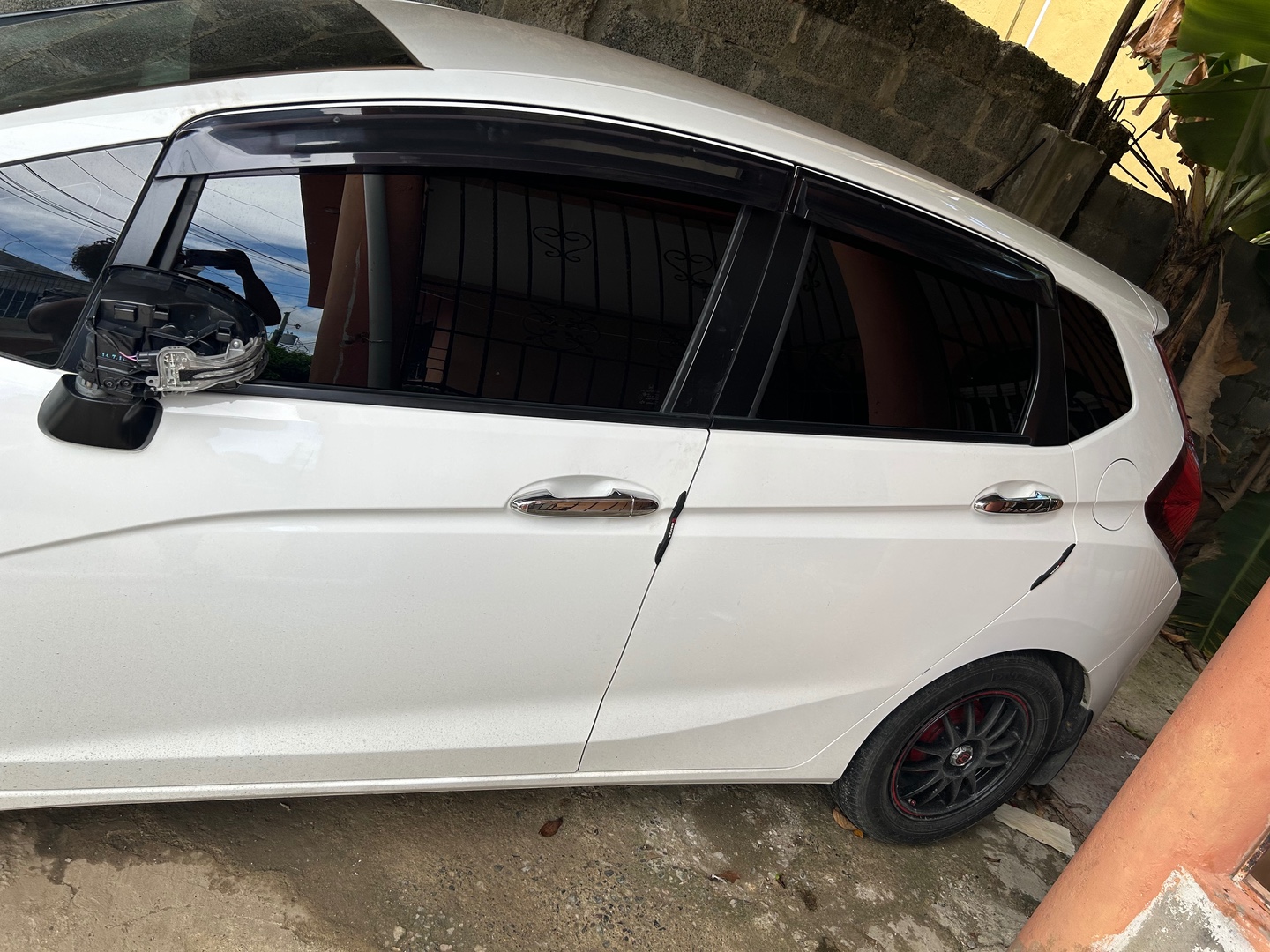 carros - Honda Fit Hybrid 2015 de 4 puertas y bajo consumo de gasolina  1