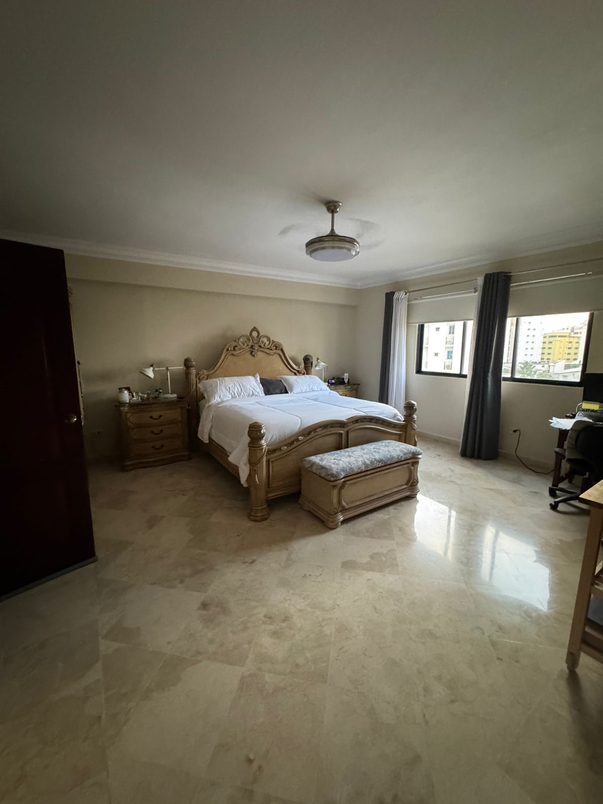 apartamentos - Apto Venta Serralles  piso 5  con 3 habitaciones 3 3