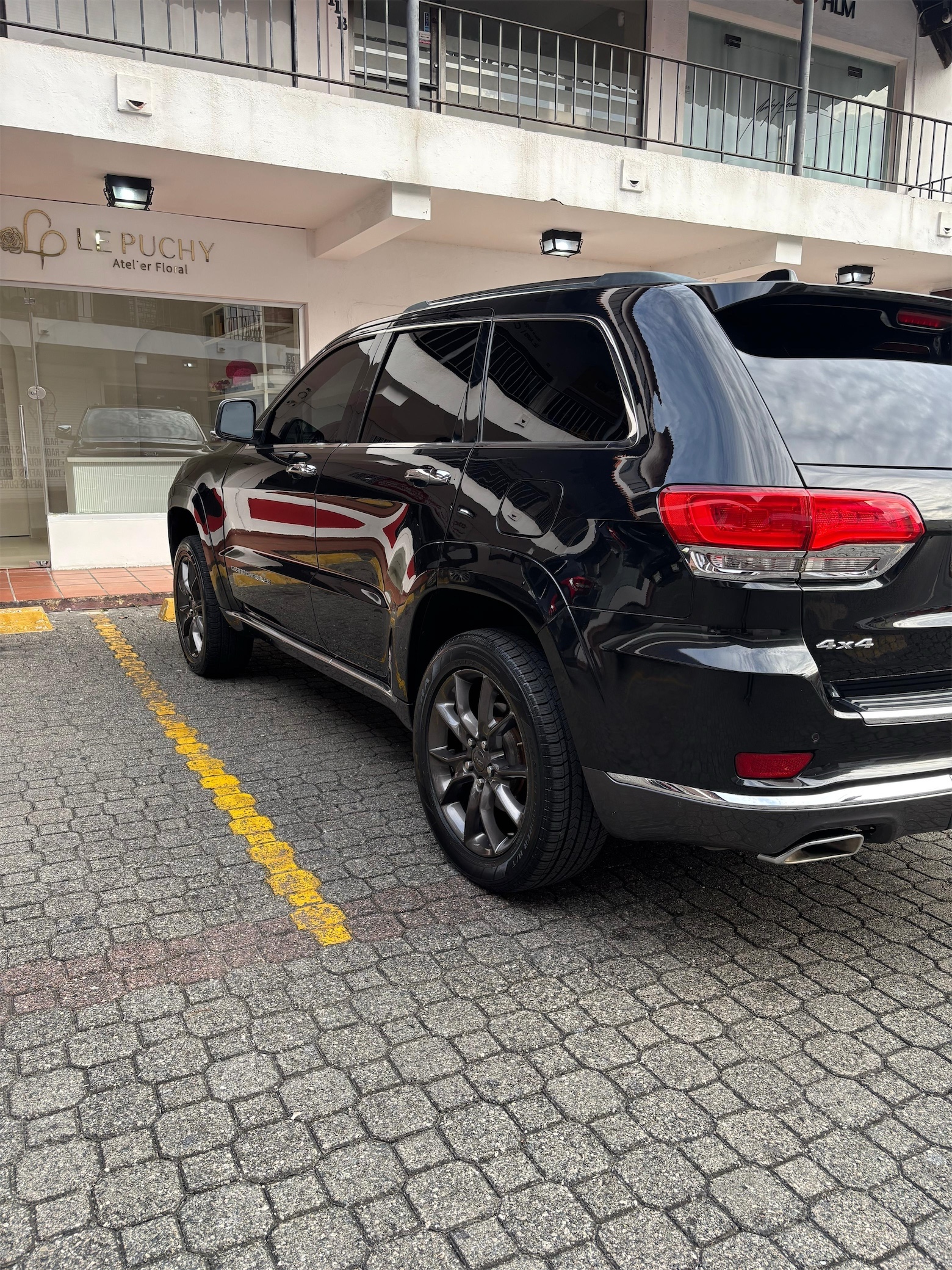 jeepetas y camionetas - Jeep  grand Cherokee summit 2015  como nueva  6