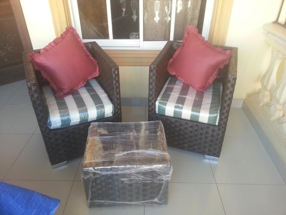 muebles y colchones - 2 Asientos de EXTERIOR + MESA RATTAN 0