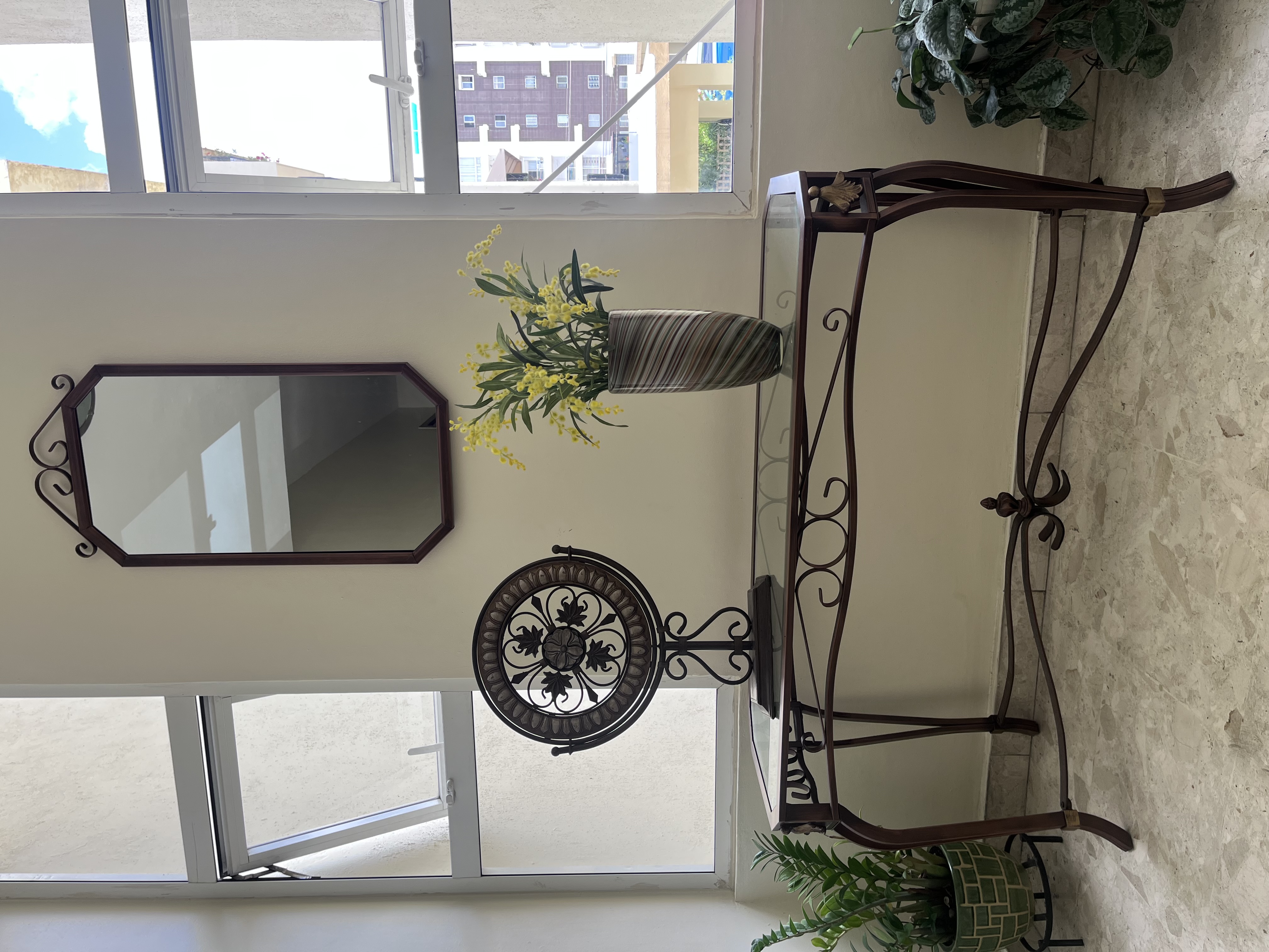 decoración y accesorios - Hermosa repisa con espejo y accesorios