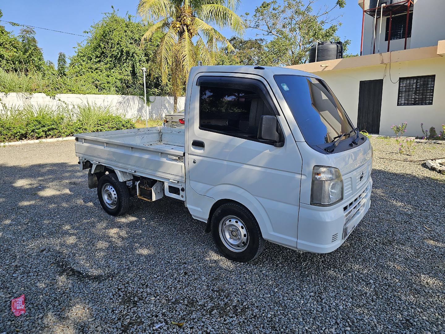 camiones y vehiculos pesados - Nissan NT100 año 2016  1