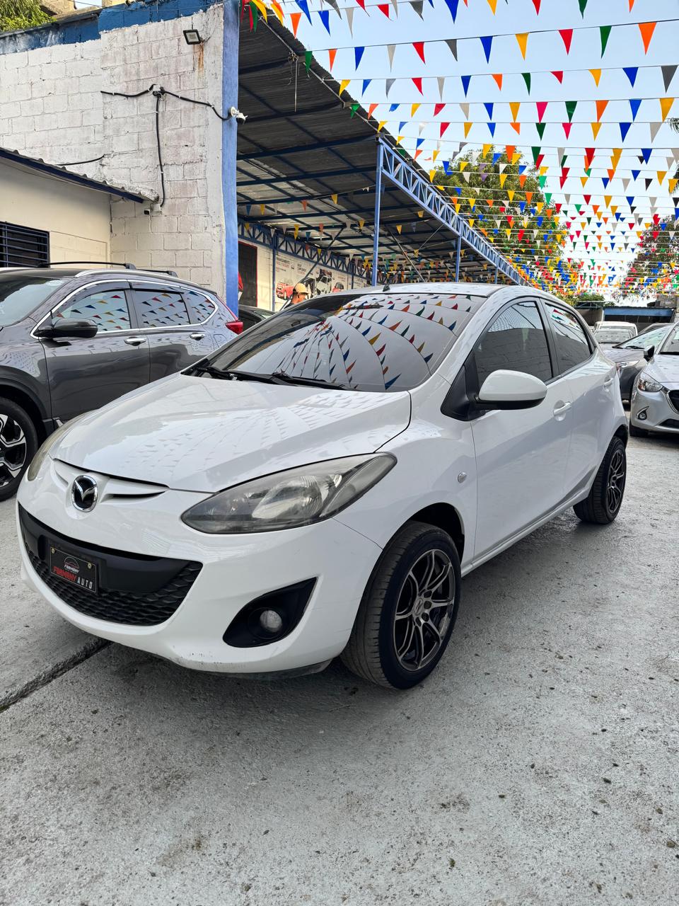 carros - MAZDA DEMIO