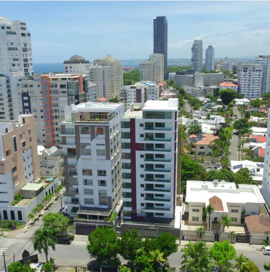 apartamentos - Apartamentos a paso de la Av. Anacaona de 300m2 1