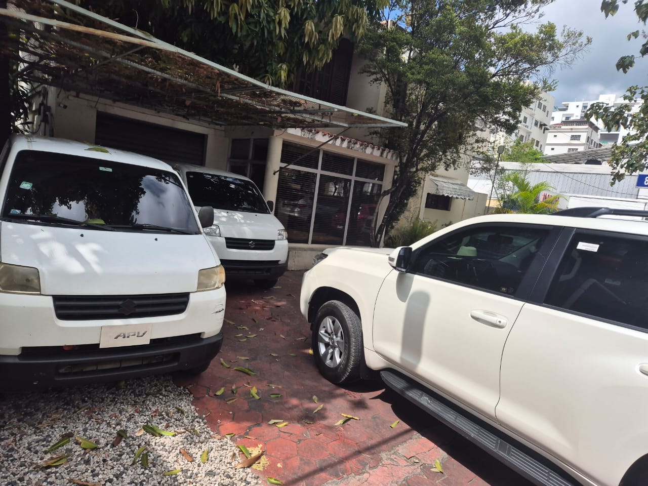 casas - Casa Convertida en Oficina – Romulo Betancourt 2