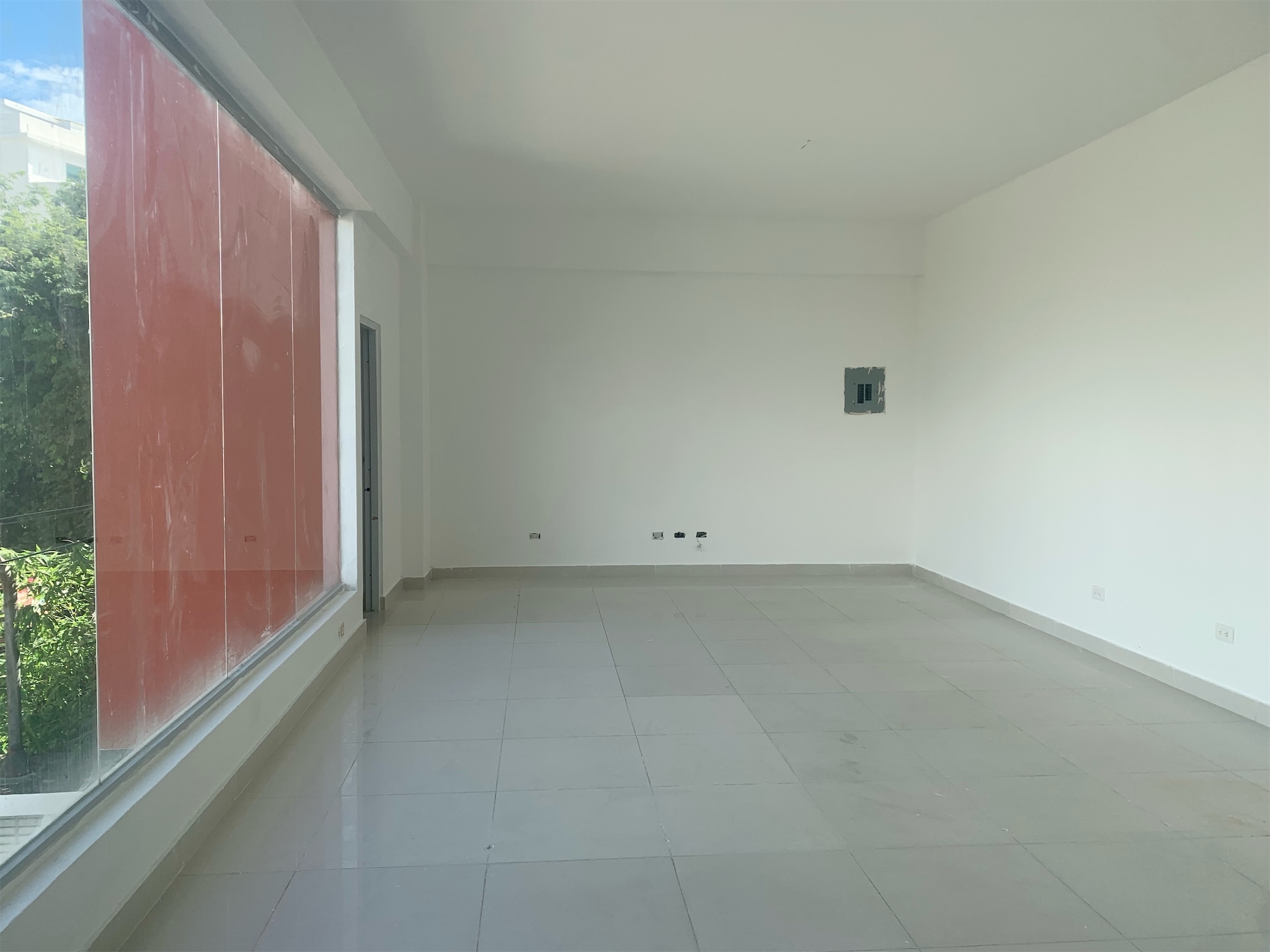 oficinas y locales comerciales - Local esquinero céntrico 5